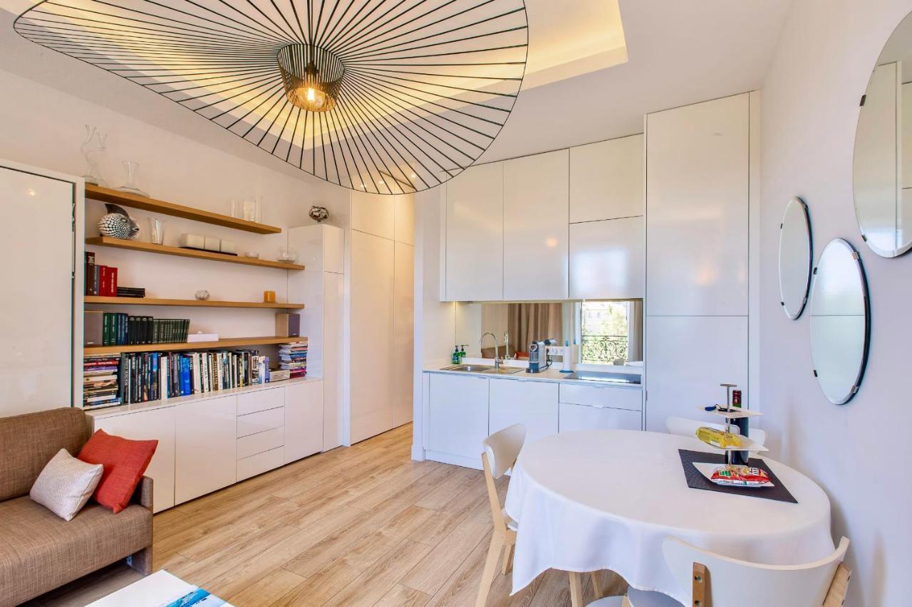 Grand H -f2, Face Vieux- Nice, Terrasse, Ascenseur, Climatisation, Terrace - Center Apartment