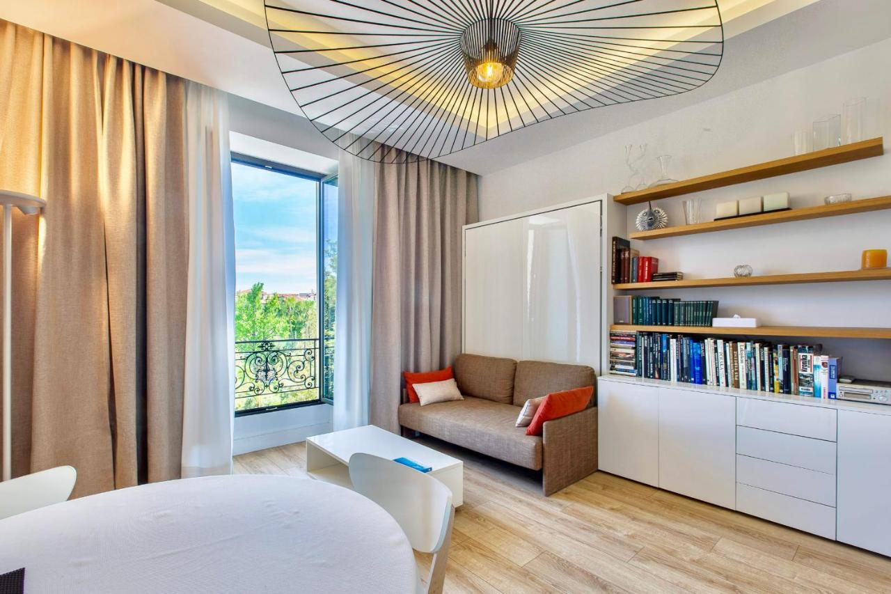 Apartment Grand H -f2, Face Vieux- Nice, Terrasse, Ascenseur, Climatisation, Terrace - Center